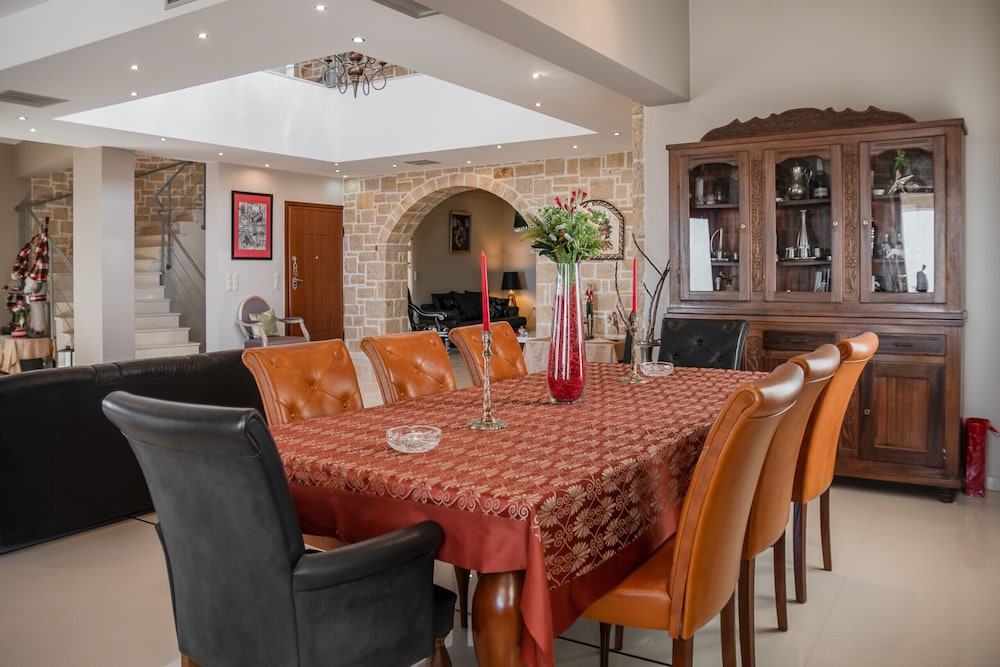 Arios Lux Villa