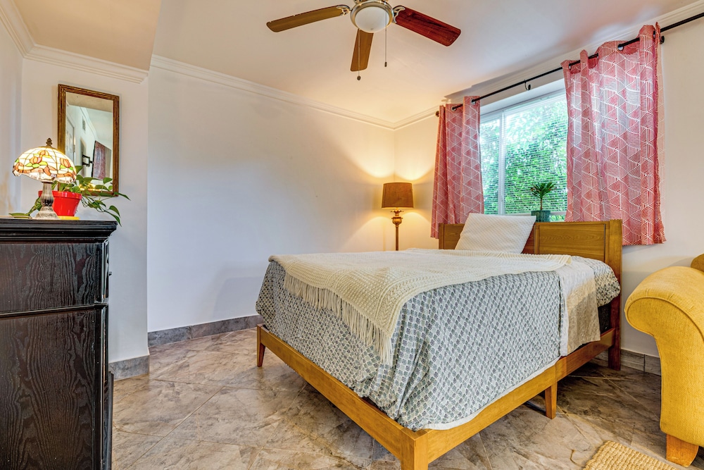 1 Mi to Train: ATL Area Apt w/ Patio & Shared Yard