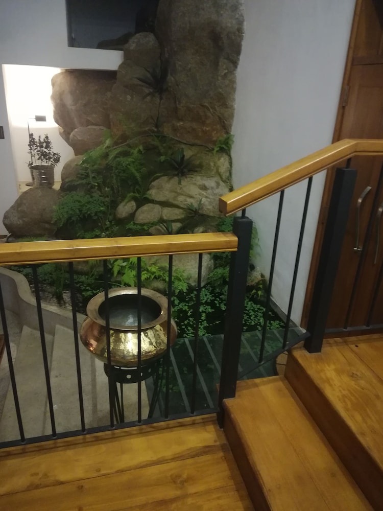 Mandarin Hill Residence