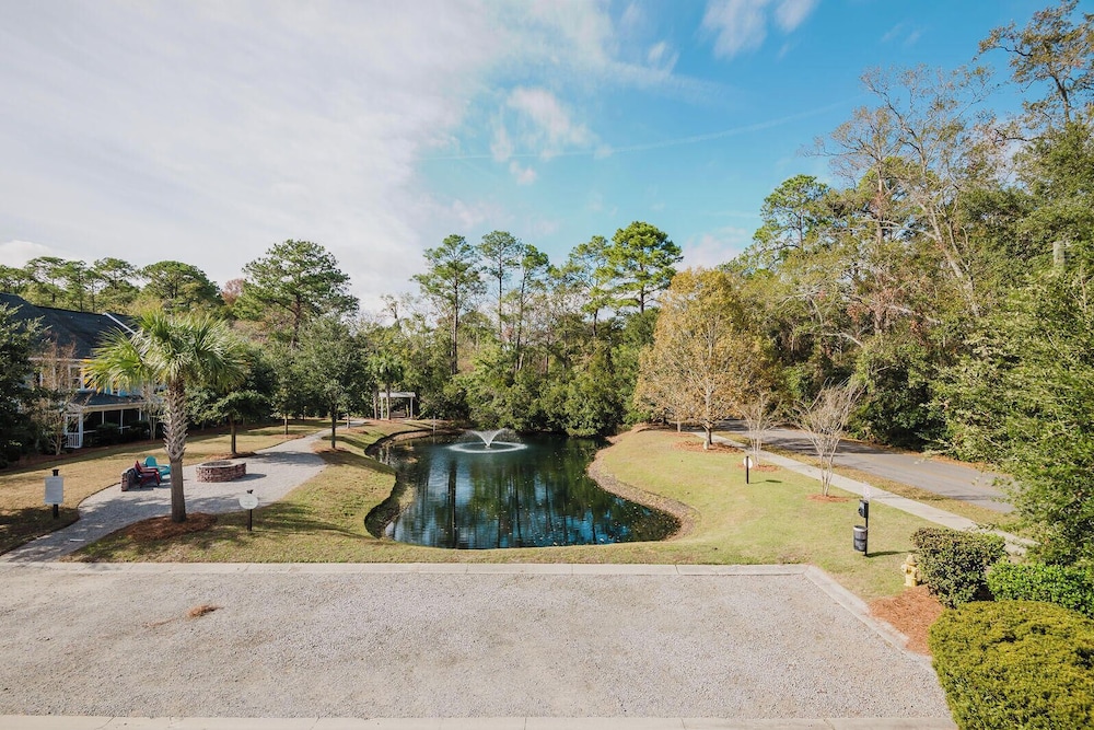 Mary Margaret Cottage - Spacious 4 Bed Coastal Home, Historic Old Town Bluffton