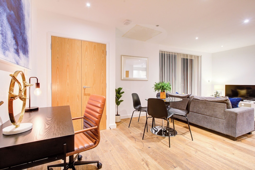 Hybrid Resi Greenwich