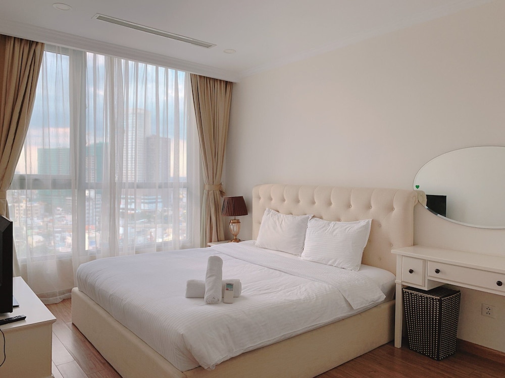 Somi Luxstay LP
