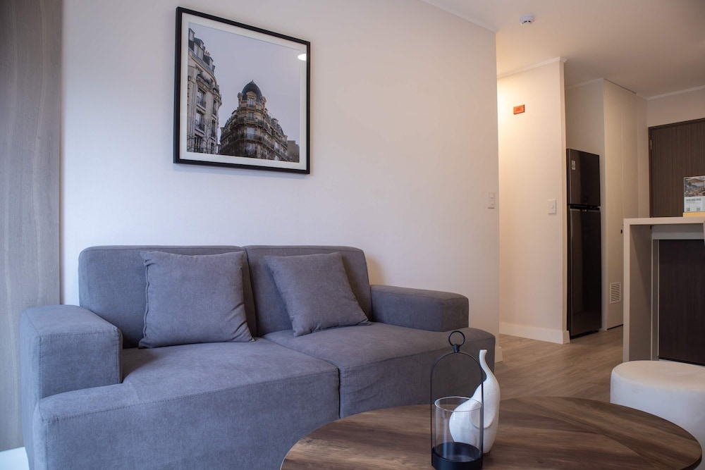 w Bright 1BR w Balcony in Miraflores