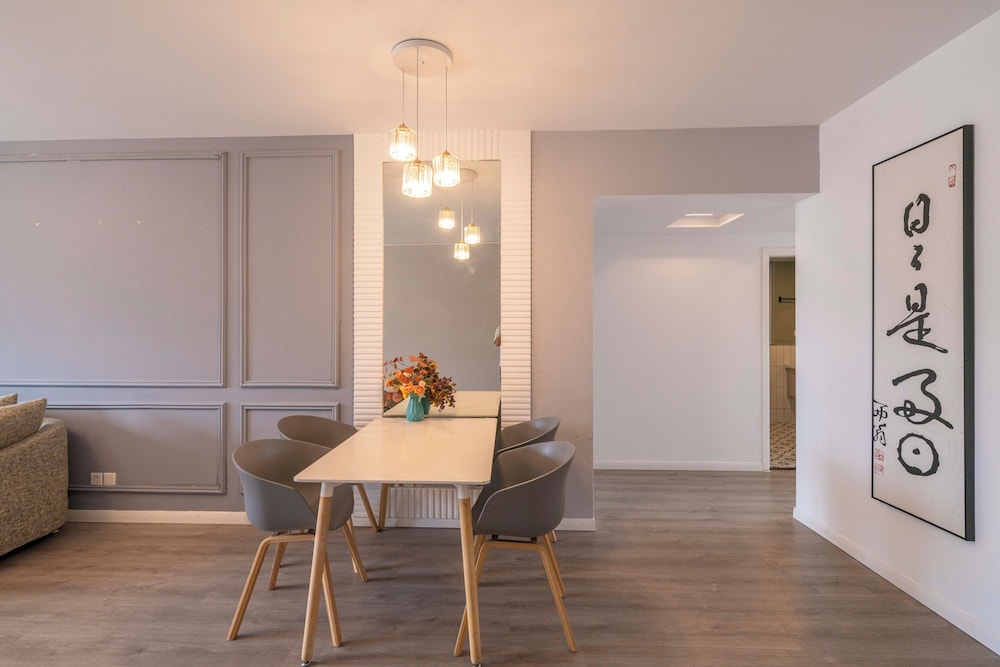 Tyms Xujiahui Prime 2BR APTGarden