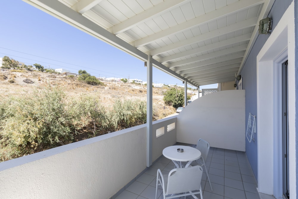 Erato Apartments
