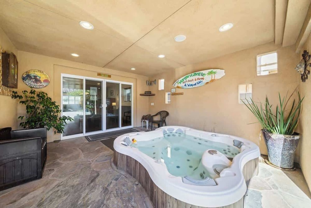 Hot Tub Ocean Views 3 Bedroom Private Home