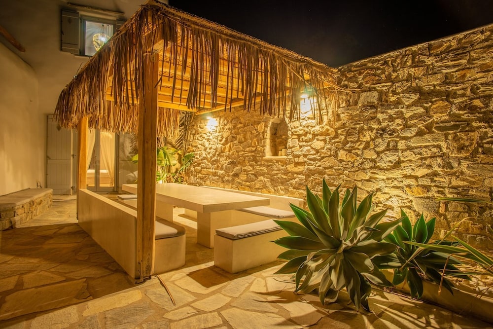 Luxury Villa Delphinus - Allparos Villas