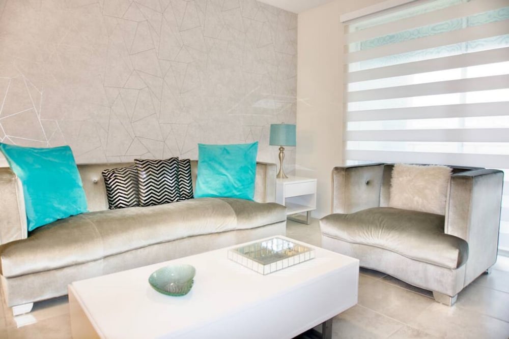 104 Modern Condo Storey Lake Disney