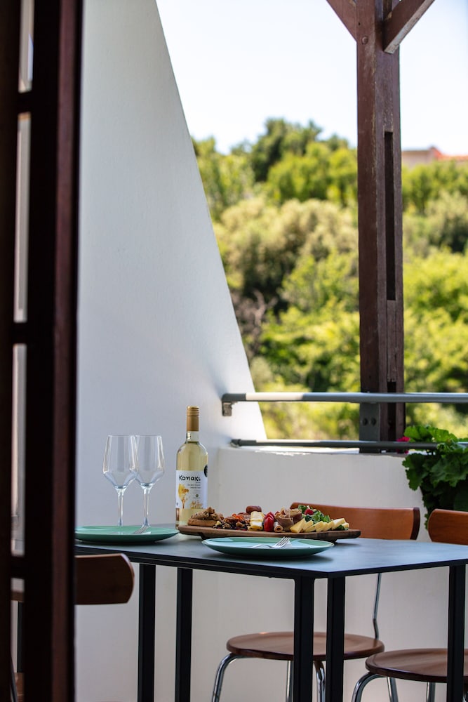 Anthos Apartments