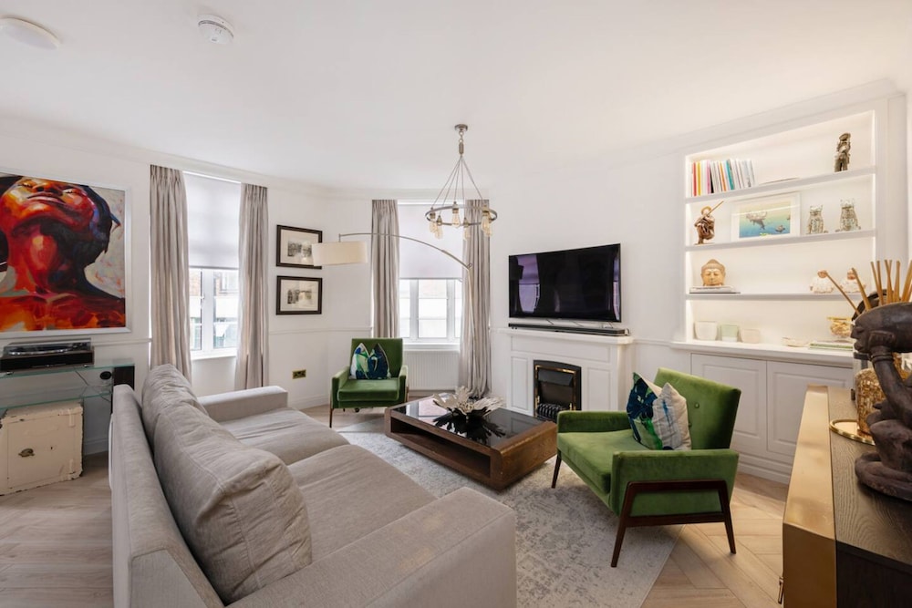 Luxury 3-bed Marylebone Home Security Elevator