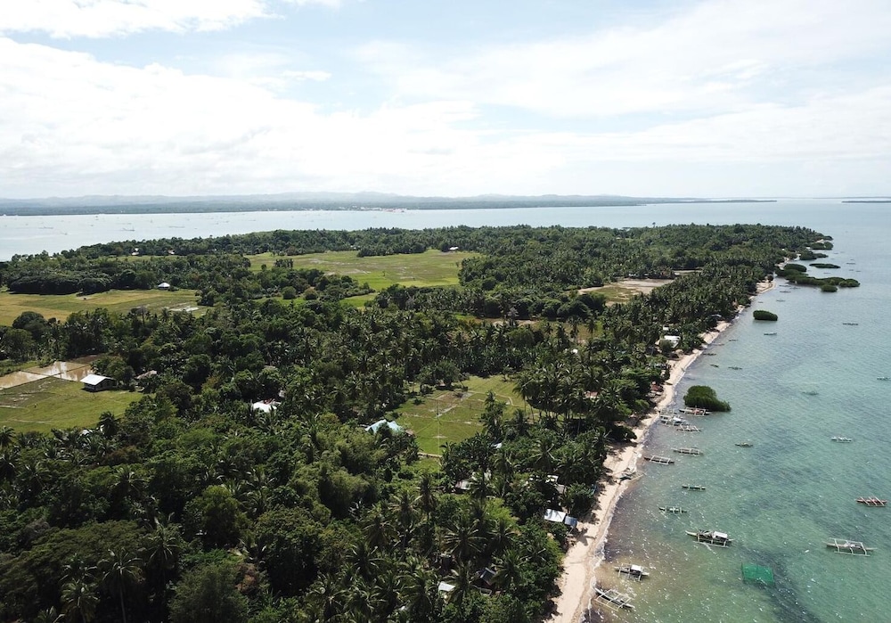 Nichos Island Resort