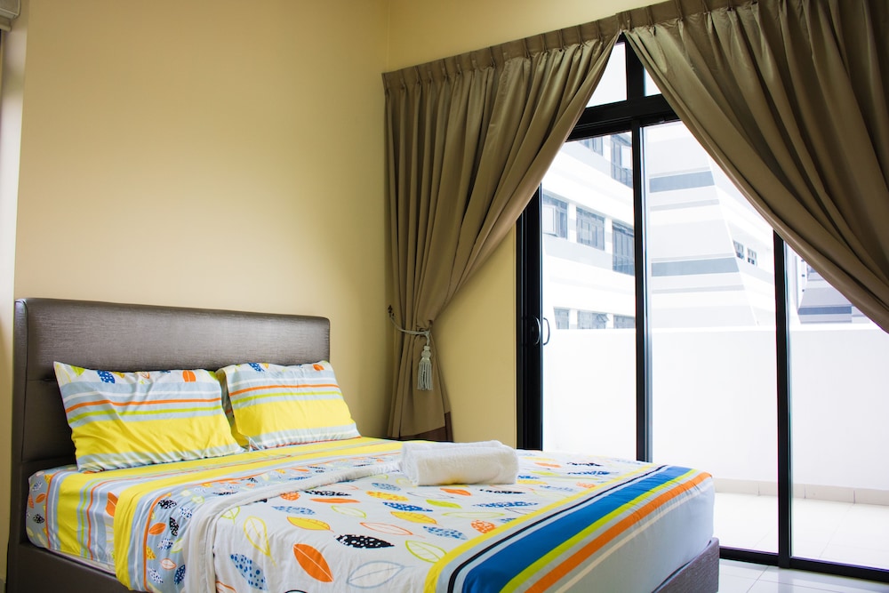 Cozy Condo at The Meridin Medini
