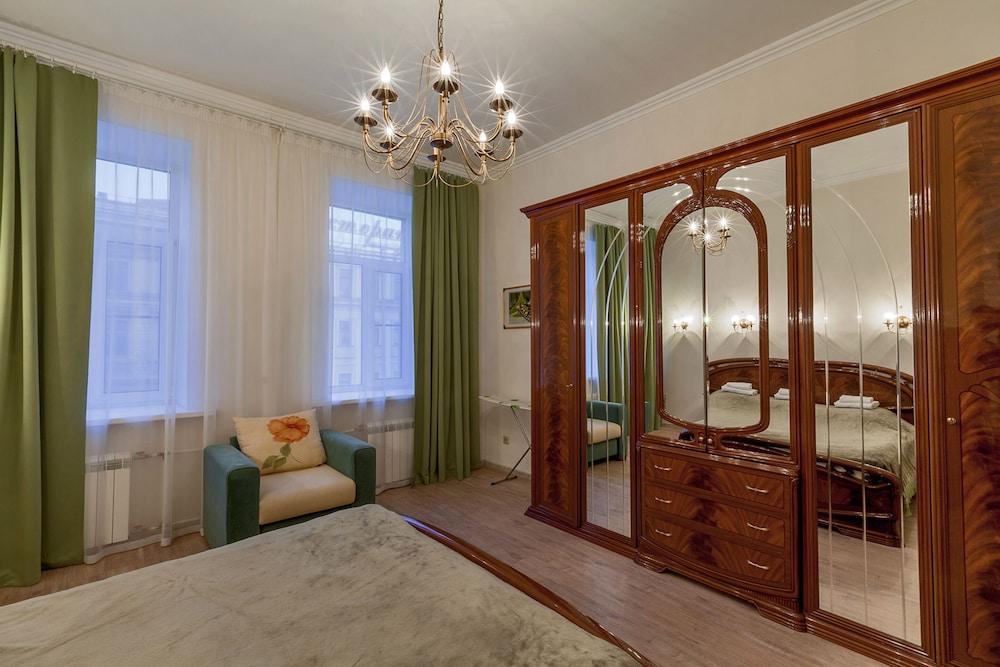 Friends apartment on Marata