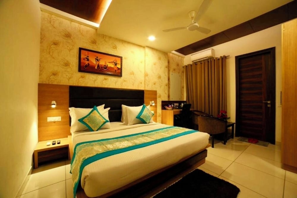 Hotel JMK - Managed by JMD Group