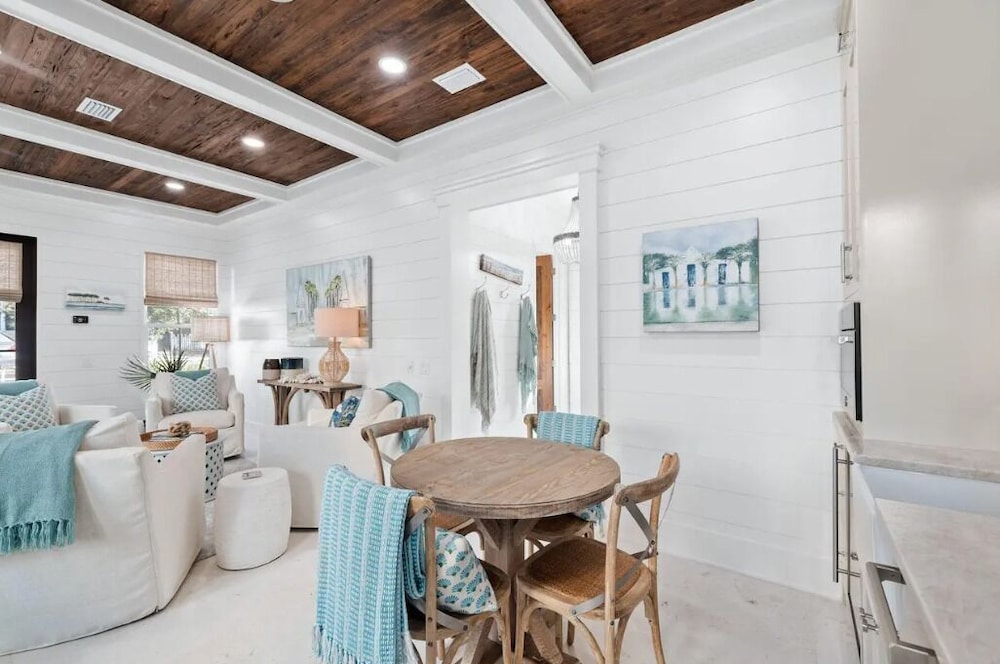 Sea La Vie Seaside Main House
