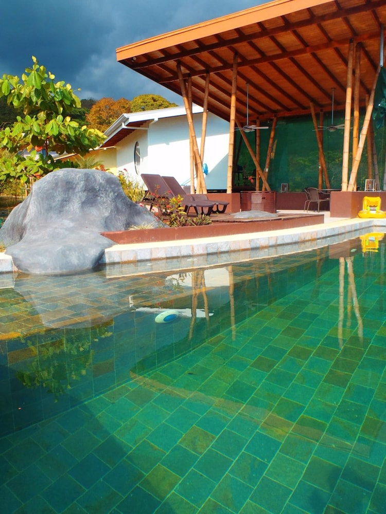 Eden Tica Lodge