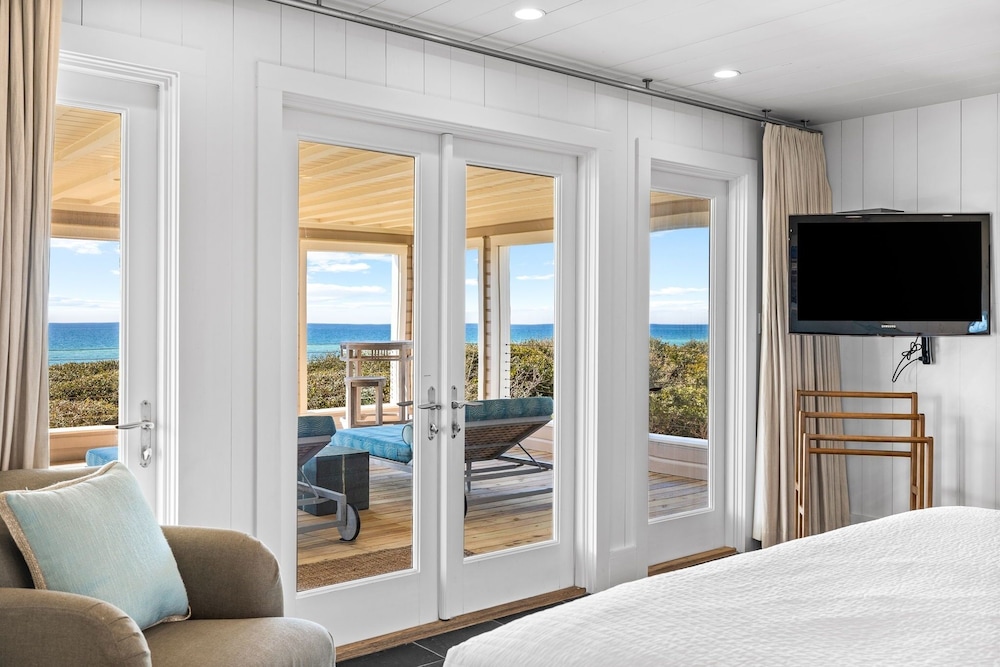 Beach Front Seaside Home Outside The Box 4br/4.5bth 4 Bedroom Home by RedAwning view 5