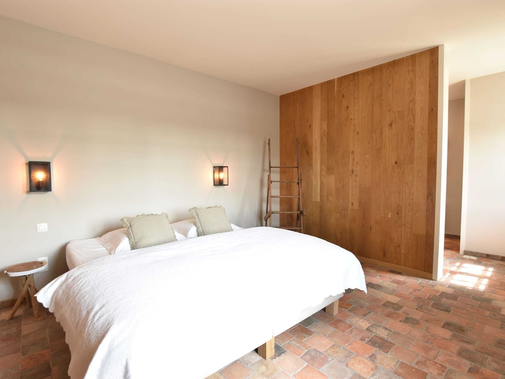Beautiful Holiday Home With Terrace, Garden view 5