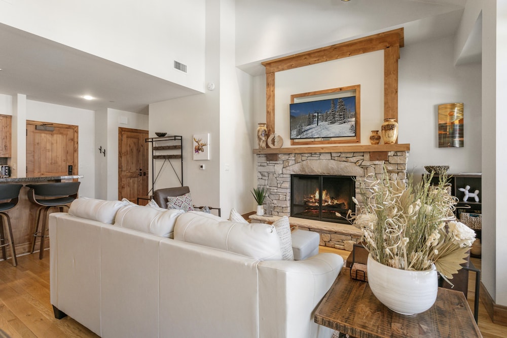 302 - Three Bedroom Shooting Star 3 Condo
