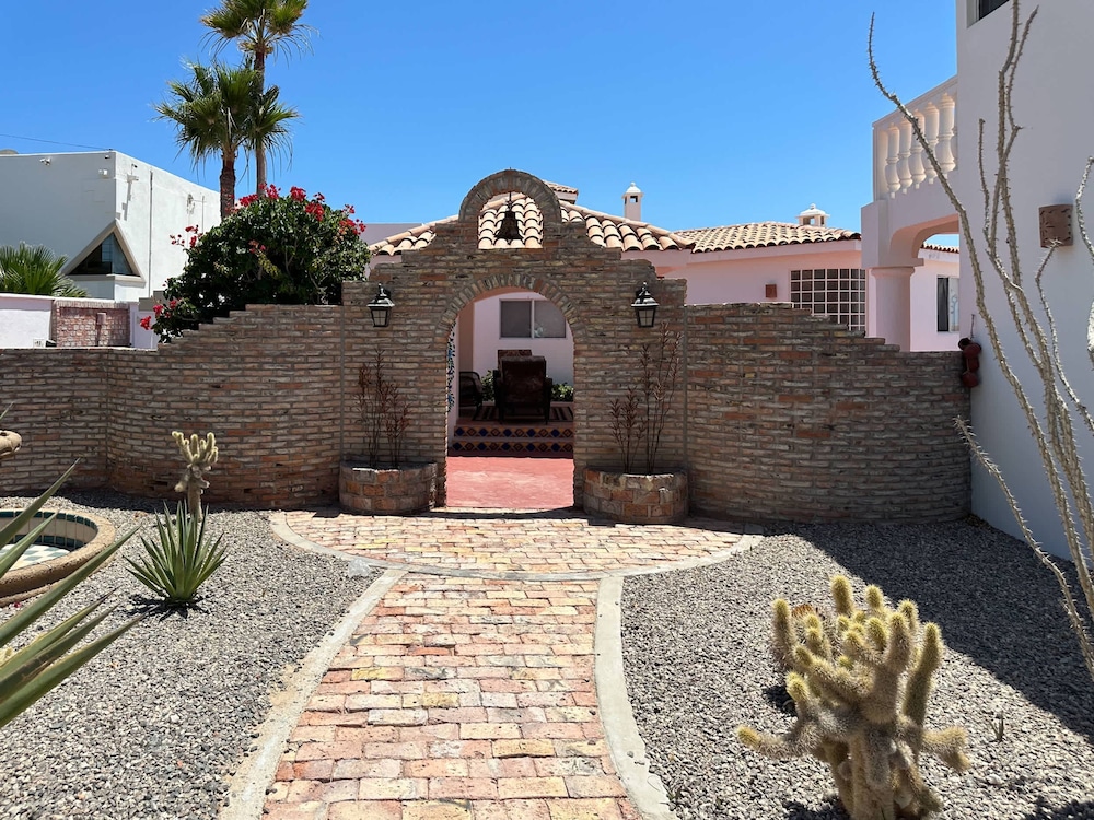 Your Beachfront Escape Close to Everything