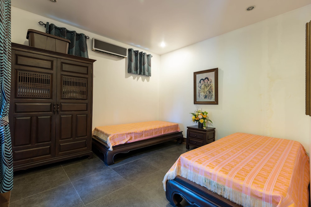 Bali Style Mansion In Great Location HG view 4