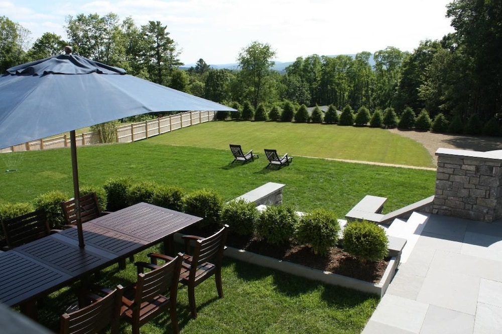 Lenox Vacations - Kemble Inn - Property Image 25