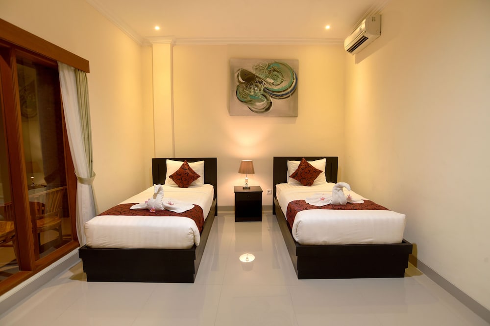 Tom's Inn Pecatu