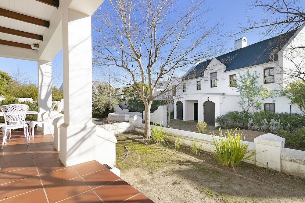 Winelands Golf Lodges at De Zalze