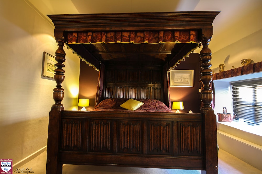 The Oxenham Arms