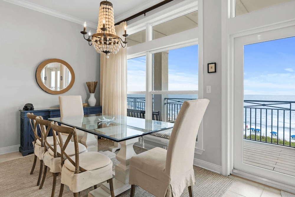 Grovey by the Sea by Avantstay Oceanfront, Private Beach, Pool Access