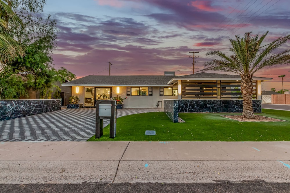 NEW The Kensington Custom Pool Al-fresco Living