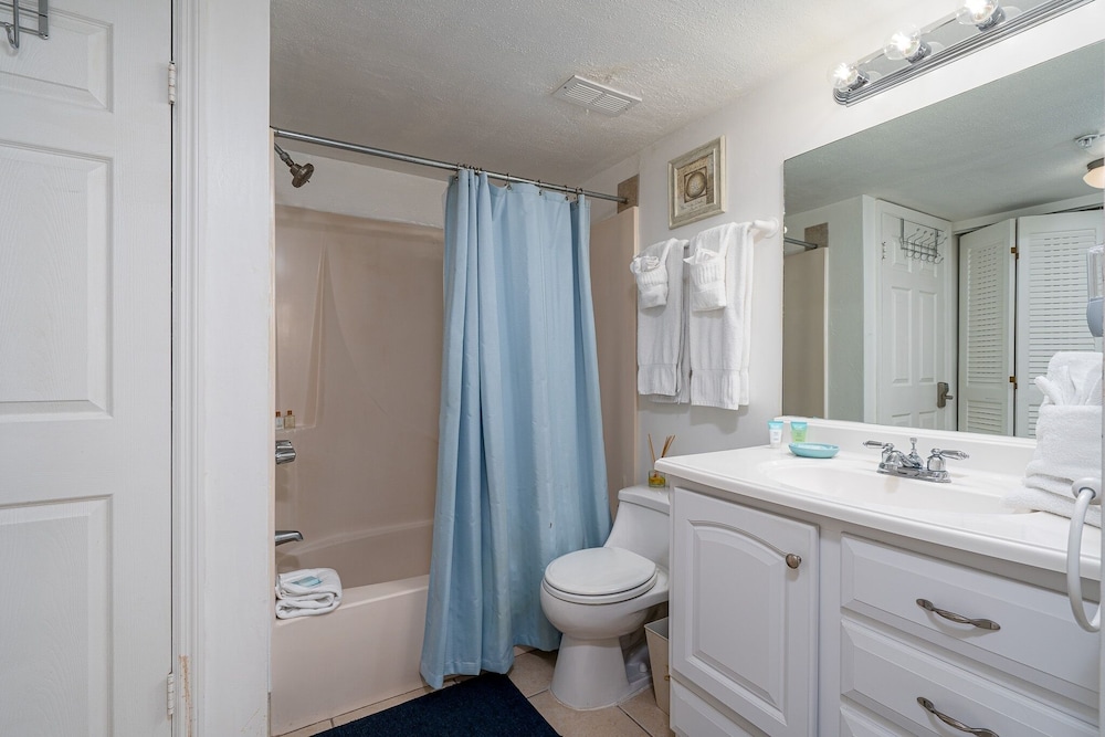 ~ Estero Beach And Tennis 208a ~ Gulf Front Condo In Paradise! 1 Bedroom Condo by RedAwning