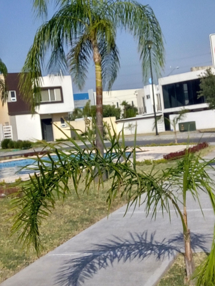 Monterrey Vacations - Casa Completa Dreams Lagoons Apodaca - Property Image 1