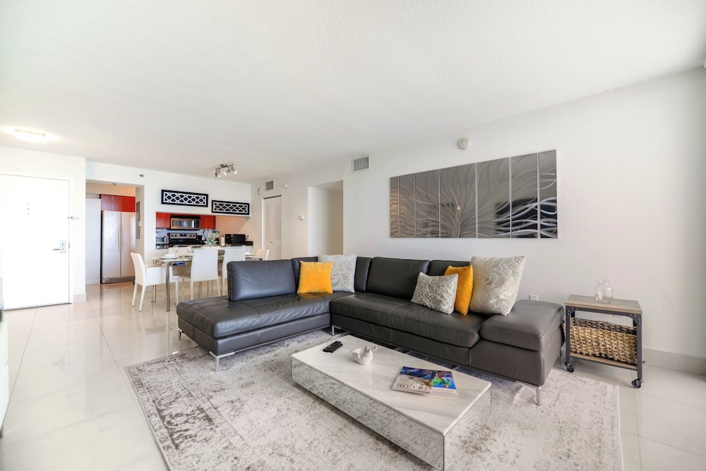 Chic Brickell Condos – Prime Location