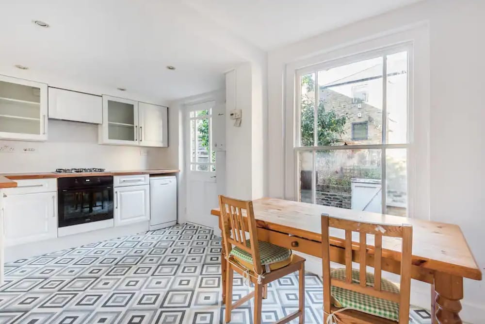 Cosy & Central 3BD Apartment - Kennington