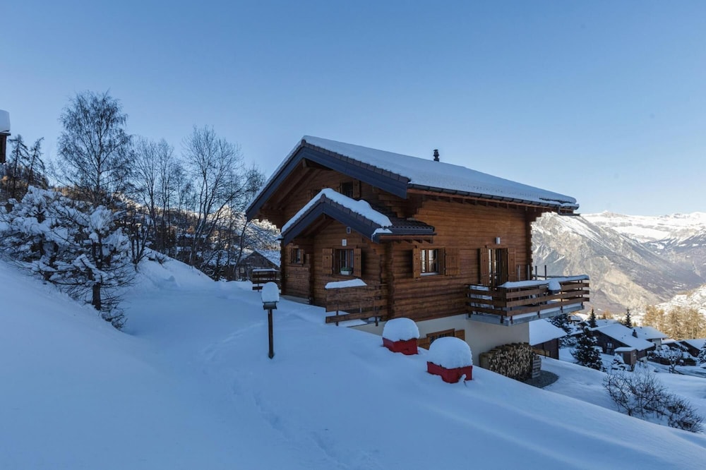 Montebello - Cozy Classic Swiss Chalet With Stunning Views