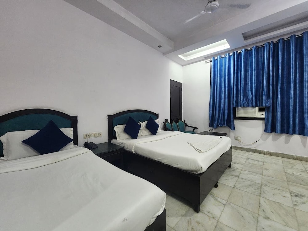 Hotel Grand Central Near Karolbagh Metro