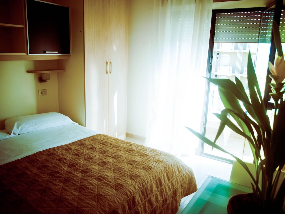 Residence Internazionale en Rimini — hotel room
