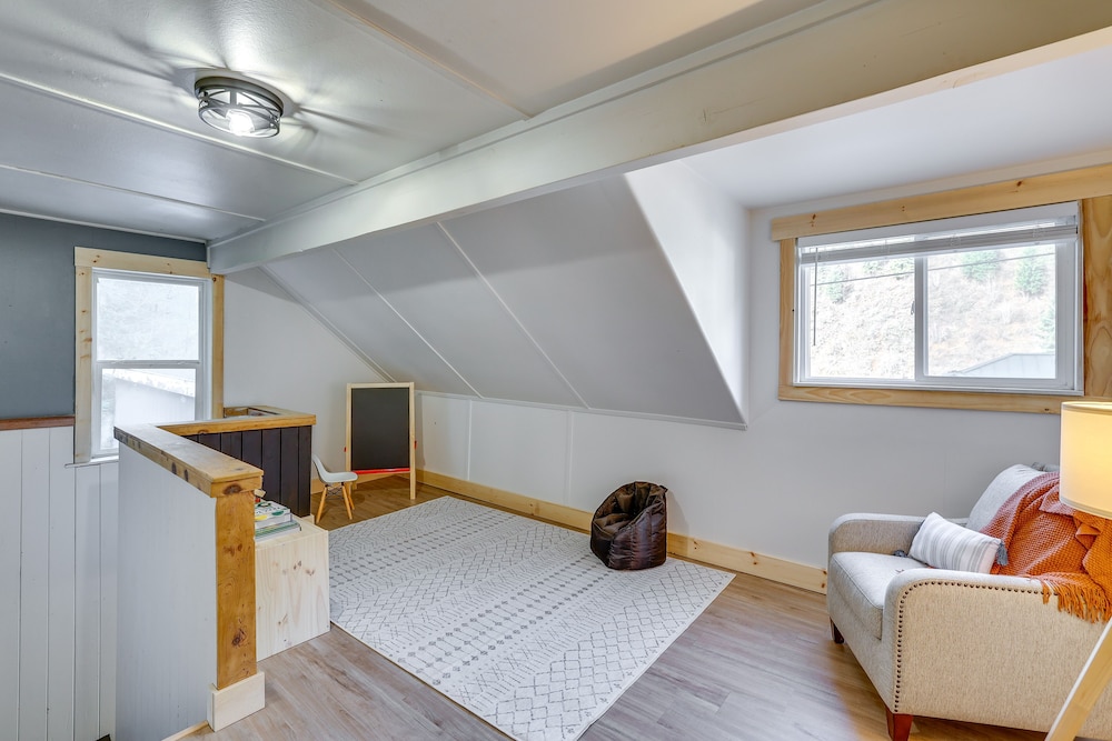Avery Creek Cabins: Hike, Bike, Fish + More! view 5