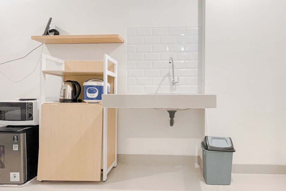 Studio Room (No Kitchen) Apartment Near Unhas Bandaraya - Tallasa City Makassar