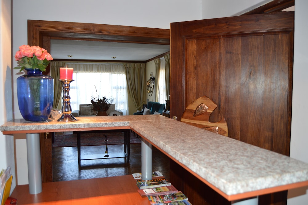 Reception & Lobby