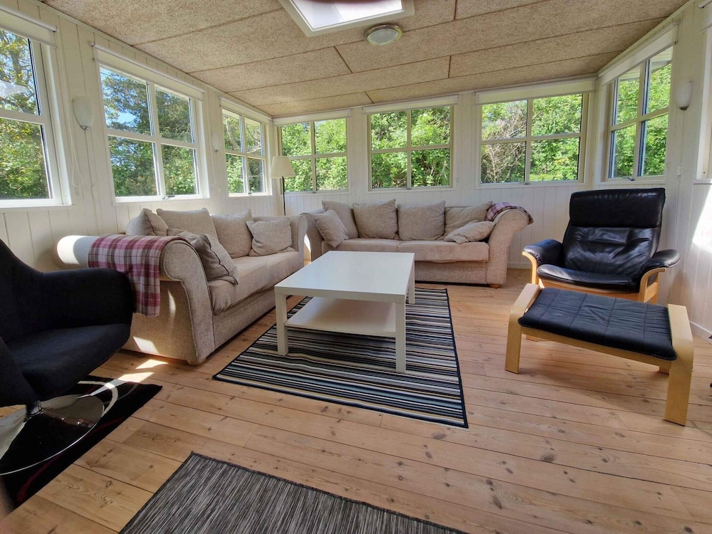 5 Star Holiday Home in Humble