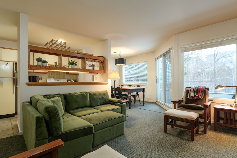 Glades 13 2 Bedroom Condo