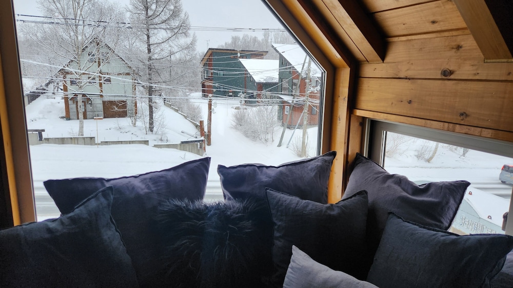 Hooting Owl Lodge