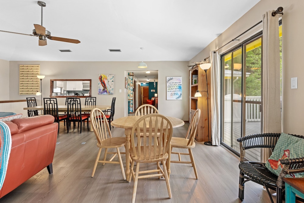 As You Like It by Avantstay Steps to Beach Bikes Sleeps 18