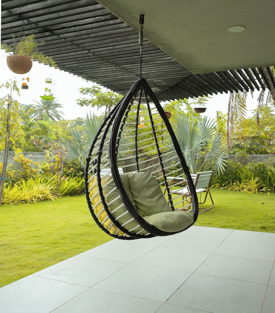 StayGuru Luxury Villa