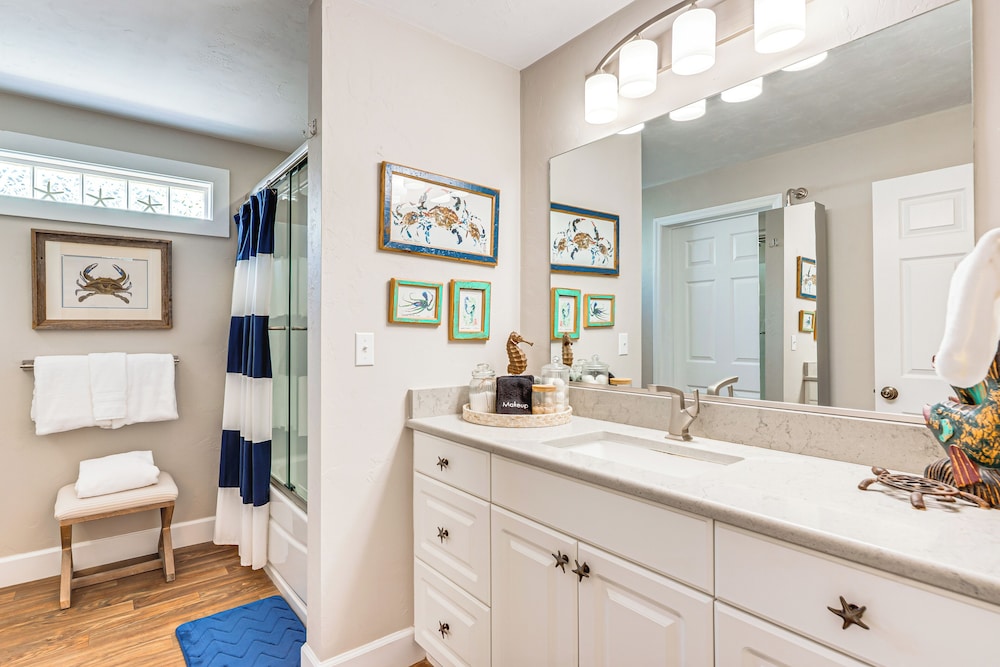 Steps to Beach: Home w/ Sunset Views in Cedar Key!
