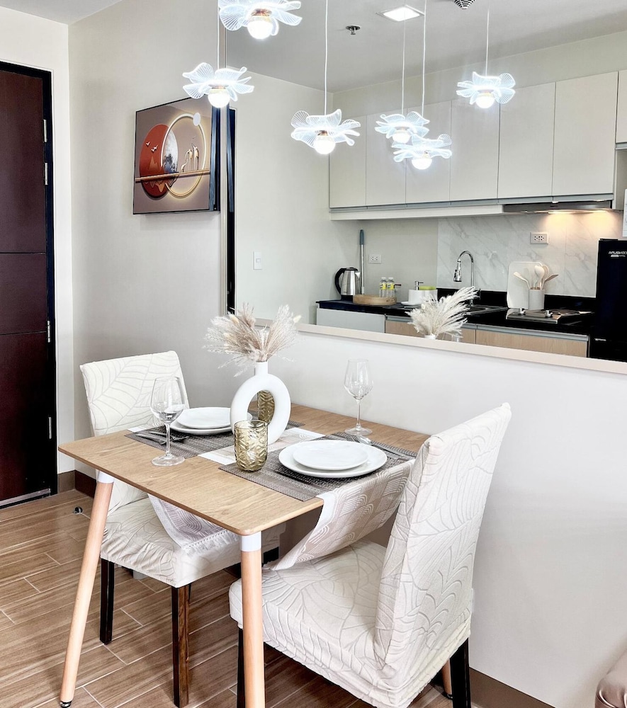 Room-cozy, Modern and Homey, The Bliss S