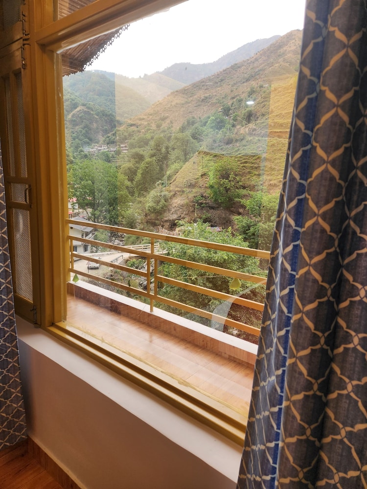NEERANGANA RETREAT