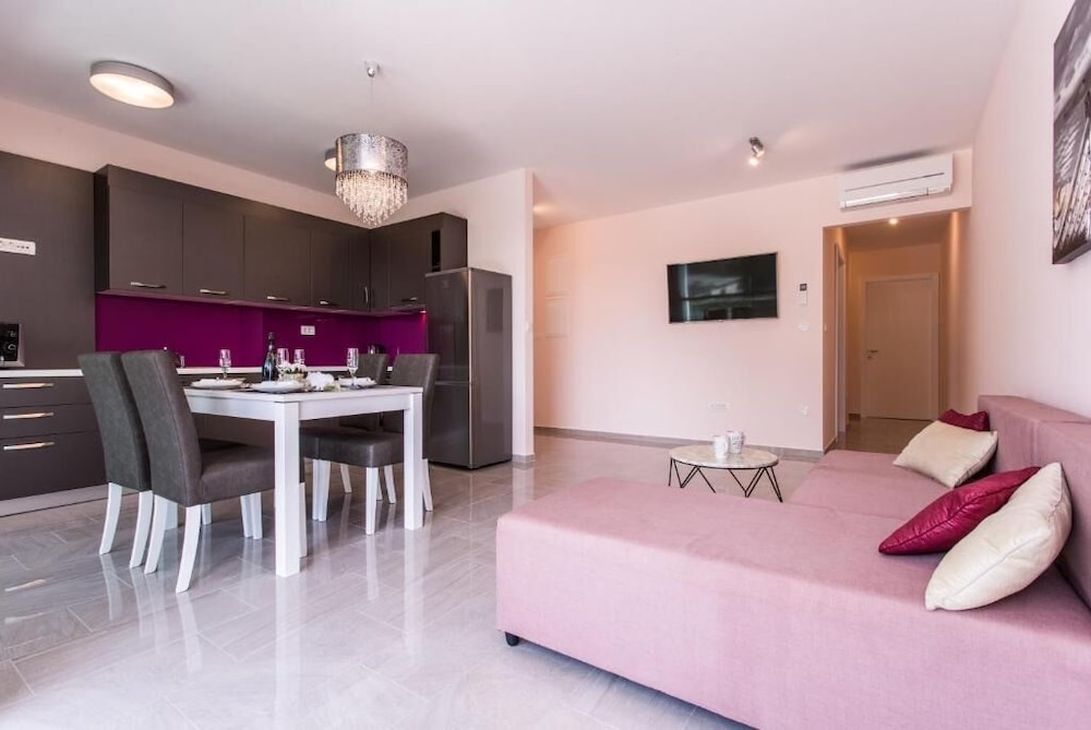 Marina - 60 Meters to the Beach - A1